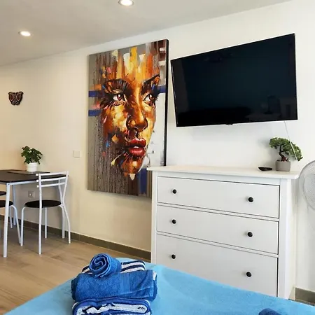 Borinquen Charming And Modern Apartamento Playa Feñabe